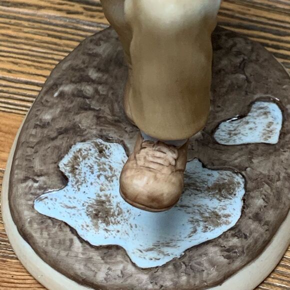 Lenox Boy Figurine Monday’s Child with Blue Jacket and Pastel Bouquet - Picture 6 of 13